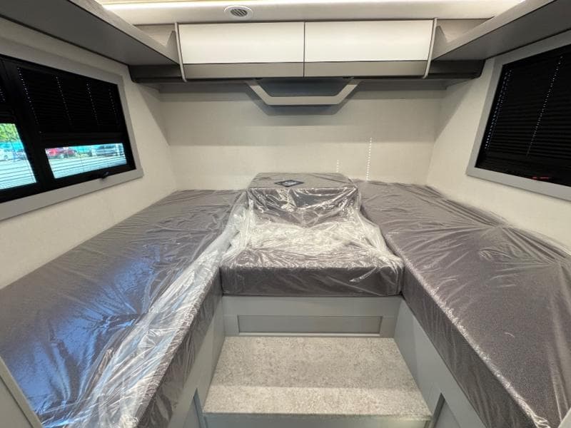 2026 Coachmen 2026 Coachmen Euro - thumbnail 19