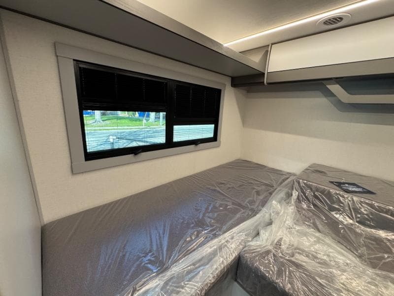 2026 Coachmen 2026 Coachmen Euro - thumbnail 21