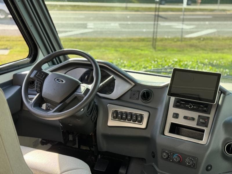 2026 Coachmen 2026 Coachmen Euro - thumbnail 7