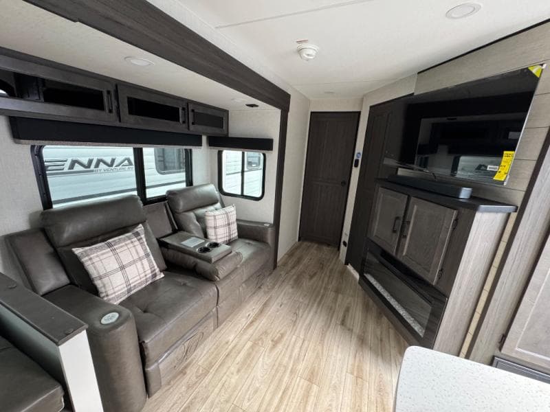2026 Venture RV 2026 Venture RV SportTrek Touring Edition - thumbnail 15