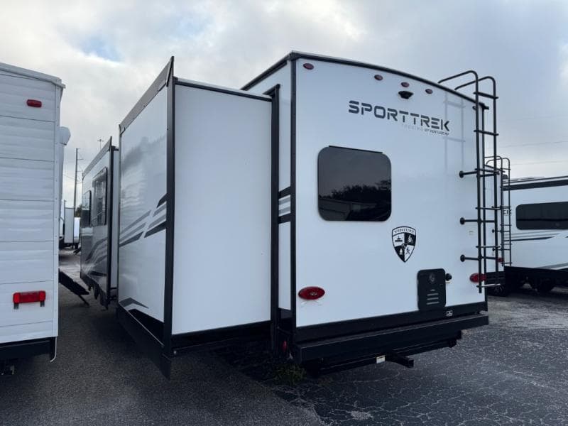 2026 Venture RV 2026 Venture RV SportTrek Touring Edition - thumbnail 4