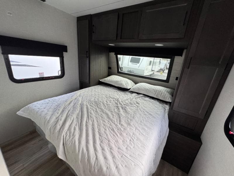 2026 Venture RV 2026 Venture RV SportTrek - thumbnail 18