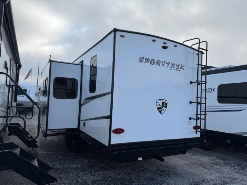 2026 Venture RV 2026 Venture RV SportTrek - thumbnail 4