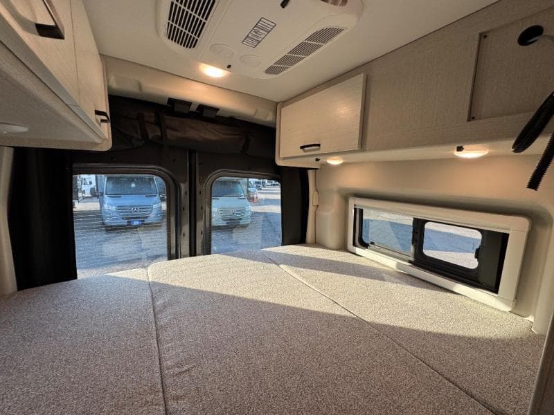 2026 Thor Motor Coach 2026 Thor Motor Coach Palladium - thumbnail 11