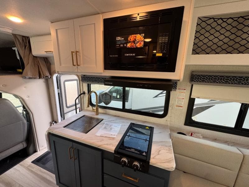 2026 Thor Motor Coach 2026 Thor Motor Coach Quantum - thumbnail 10