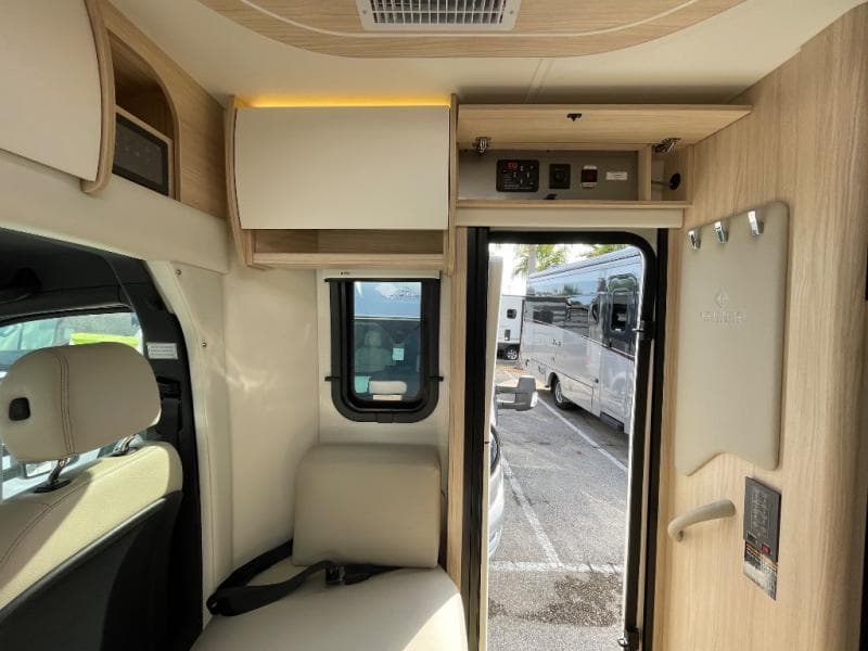 2026 Leisure Travel Vans 2026 Leisure Travel Vans Unity - thumbnail 10