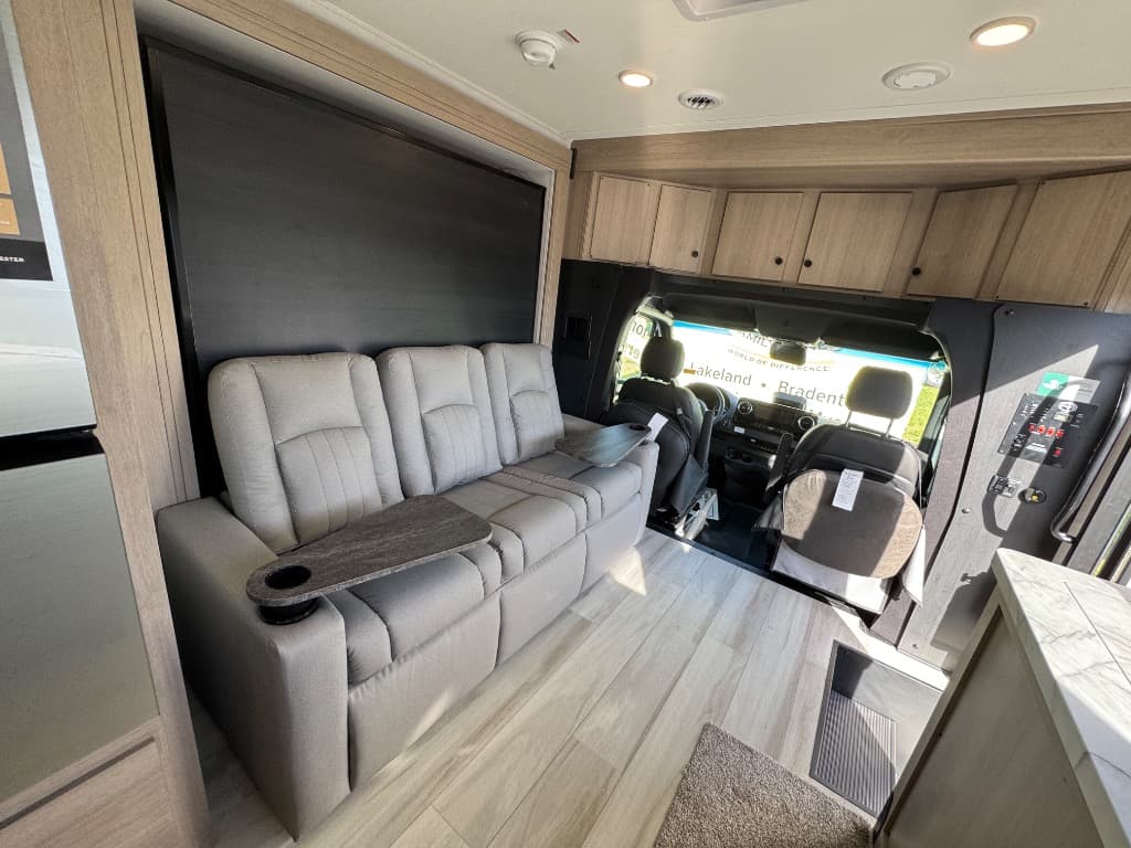 2026 Forest River 2026 Forest River Forester - thumbnail 9