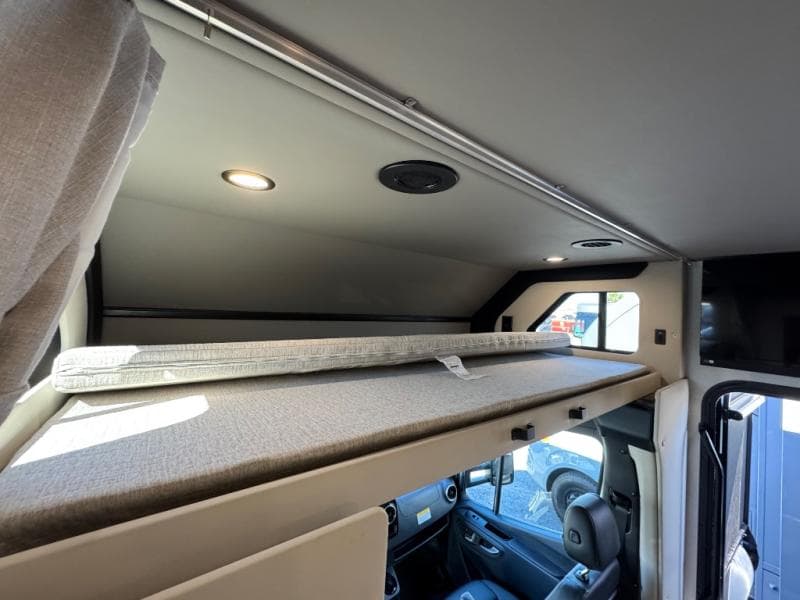 2027 Renegade 2027 Renegade Villagio - thumbnail 20