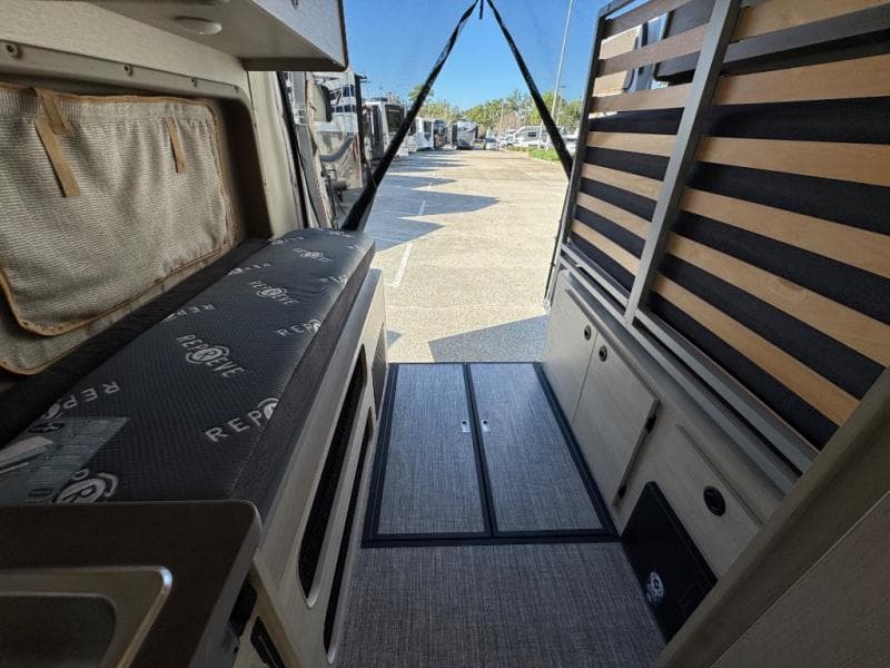 2026 Winnebago 2026 Winnebago Solis - thumbnail 15