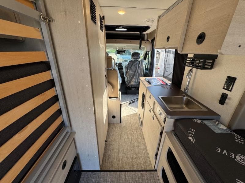 2026 Winnebago 2026 Winnebago Solis - thumbnail 10