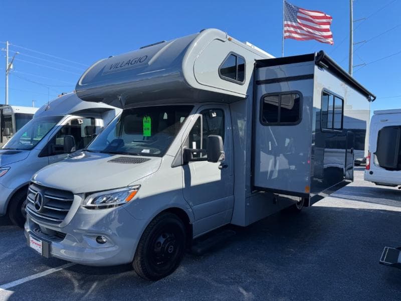 2027 Renegade 2027 Renegade Villagio - thumbnail 2