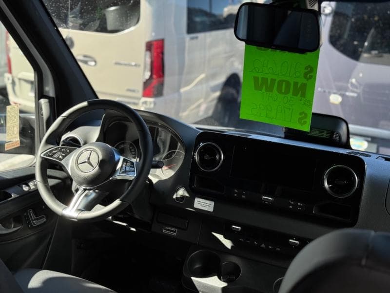 2027 Renegade 2027 Renegade Villagio - thumbnail 4