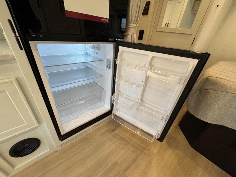 2027 Renegade 2027 Renegade Villagio - thumbnail 10