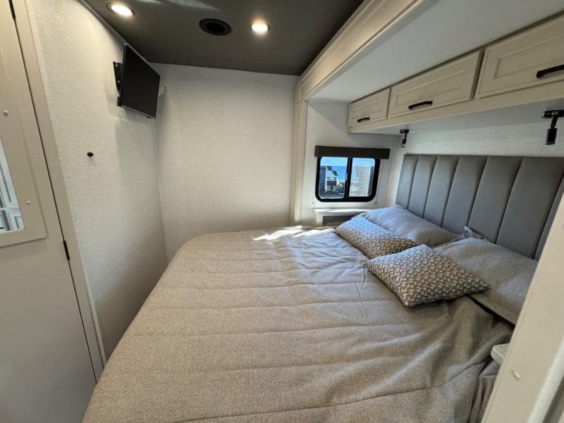 2027 Renegade 2027 Renegade Villagio - thumbnail 14