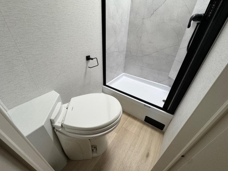 2027 Renegade 2027 Renegade Villagio - thumbnail 17