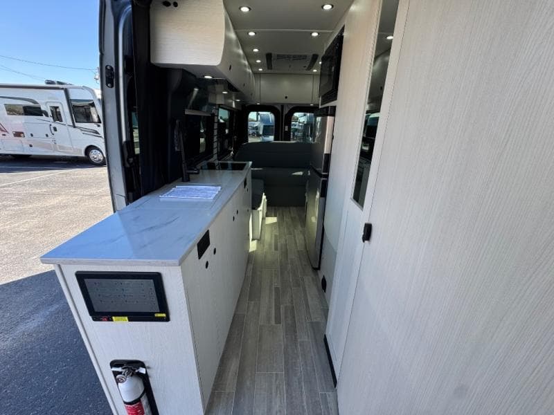 2026 Pleasure-Way 2026 Pleasure-Way Plateau - thumbnail 7