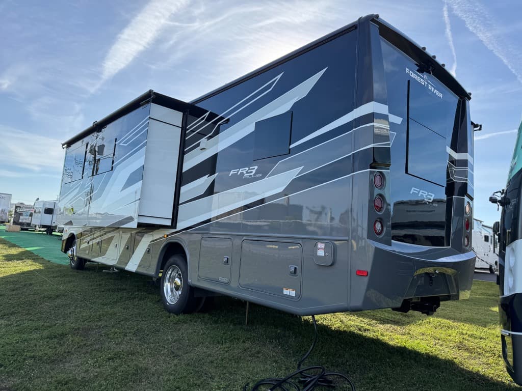 2026 Forest River 2026 Forest River FR3 - thumbnail 3