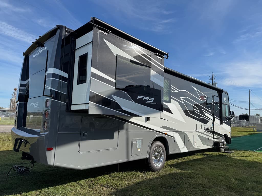 2026 Forest River 2026 Forest River FR3 - thumbnail 4