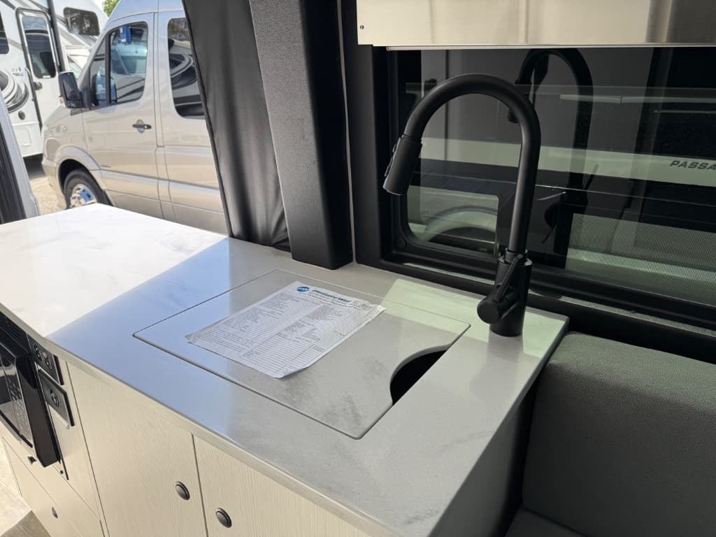 2026 Pleasure-Way 2026 Pleasure-Way Lexor - thumbnail 10