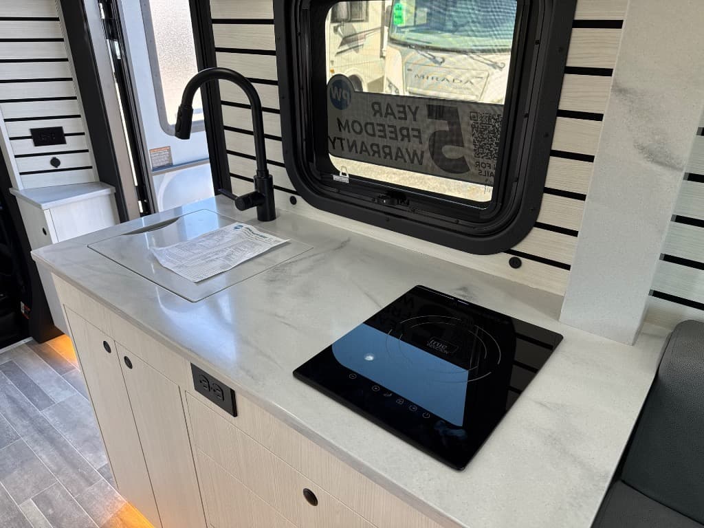 2026 Pleasure-Way 2026 Pleasure-Way Plateau - thumbnail 10