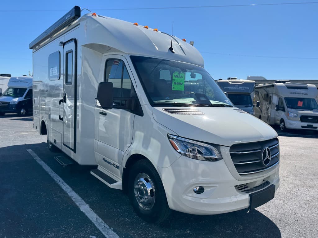 2026 Pleasure-Way 2026 Pleasure-Way Plateau - image 1