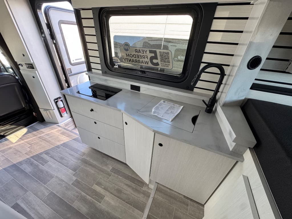 2026 Pleasure-Way 2026 Pleasure-Way Plateau - thumbnail 9