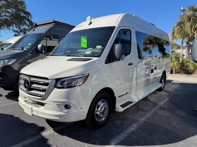 2026 Pleasure-Way 2026 Pleasure-Way Plateau - thumbnail 2