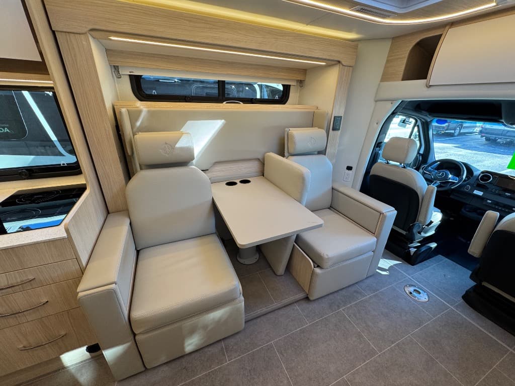 2026 Leisure Travel Vans 2026 Leisure Travel Vans Unity - thumbnail 9