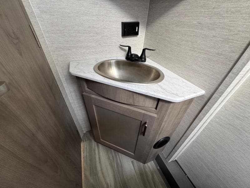 2026 Gulf Stream 2026 Gulf Stream BT Cruiser - thumbnail 17