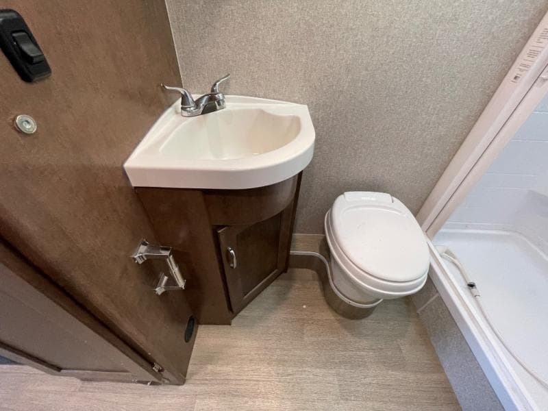 2020 Winnebago 2020 Winnebago Vita - thumbnail 44