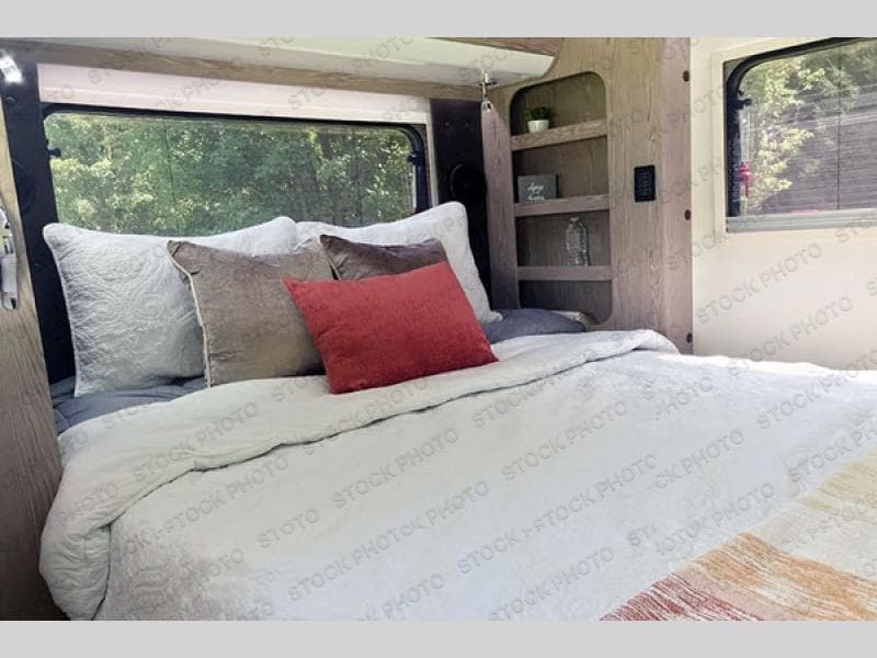 2020 nuCamp 2020 nuCamp AVIA - thumbnail 24