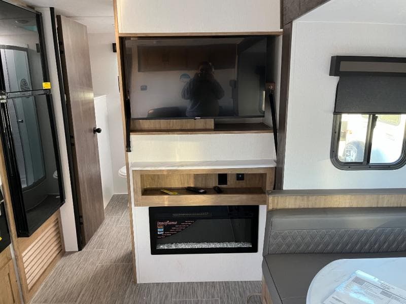 2024 Coachmen 2024 Coachmen Freedom Express - thumbnail 10