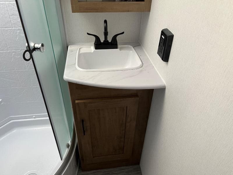 2024 Coachmen 2024 Coachmen Freedom Express - thumbnail 22