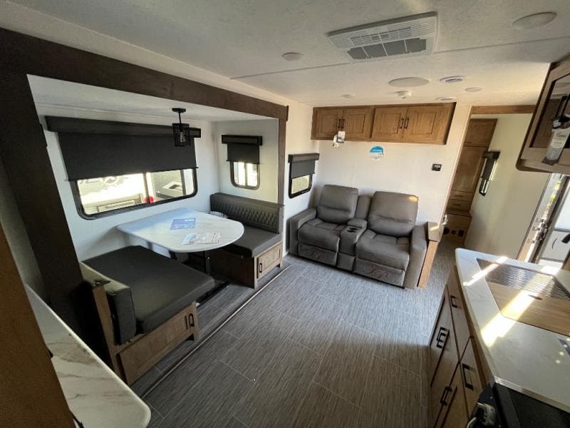 2024 Coachmen 2024 Coachmen Freedom Express - thumbnail 23