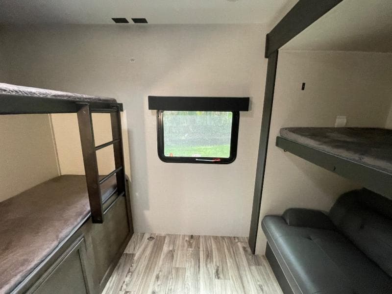 2024 Venture RV 2024 Venture RV SportTrek - thumbnail 26