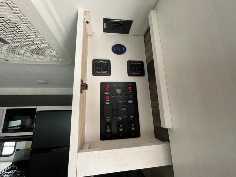 2024 Venture RV 2024 Venture RV SportTrek - thumbnail 51