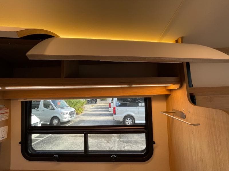 2020 Leisure Travel Vans 2020 Leisure Travel Vans Wonder - thumbnail 35