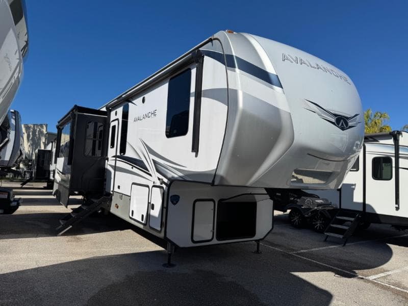 2023 Keystone RV Avalanche 390DS