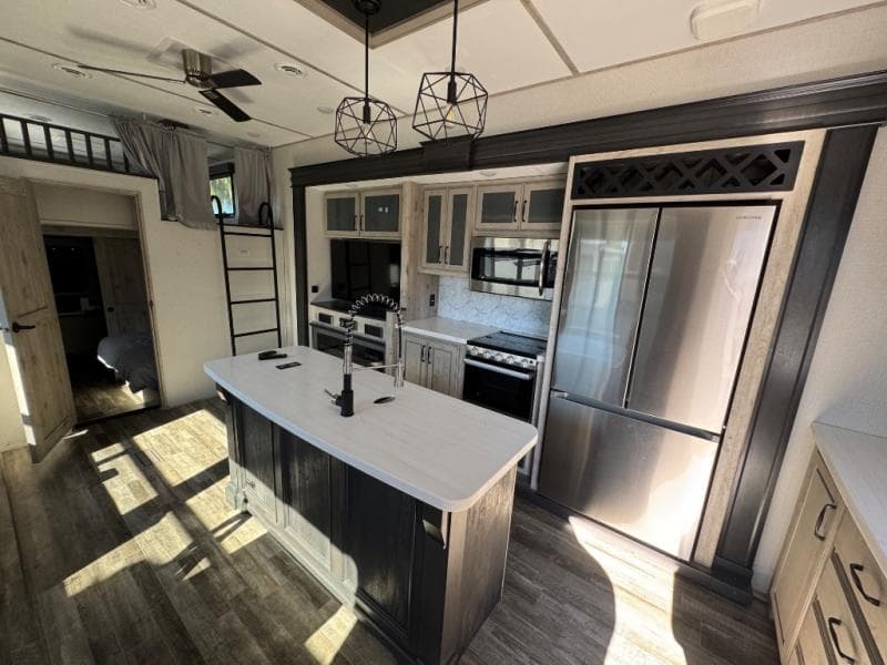 2023 Keystone RV 2023 Keystone RV Avalanche - thumbnail 9