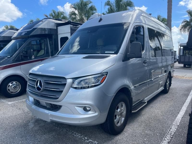 2019 Airstream 2019 Airstream INTERSTATE - thumbnail 3