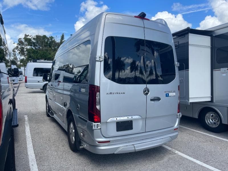 2019 Airstream 2019 Airstream INTERSTATE - thumbnail 4