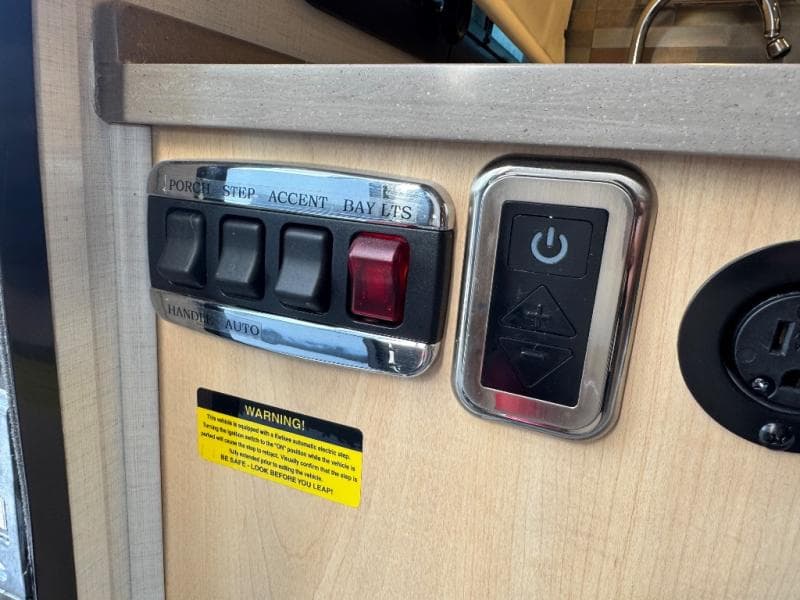 2020 Leisure Travel Vans 2020 Leisure Travel Vans Unity - thumbnail 28