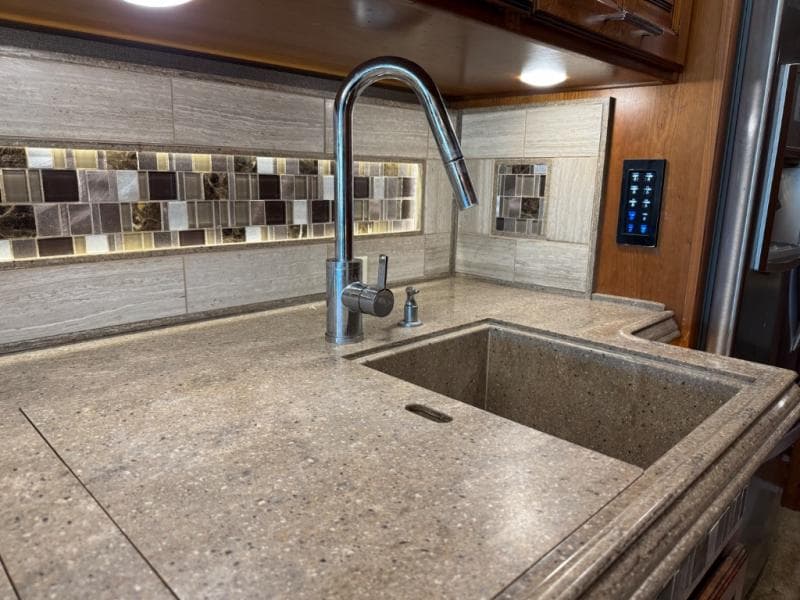 2018 Tiffin Motorhomes 2018 Tiffin Motorhomes Allegro Bus - thumbnail 13