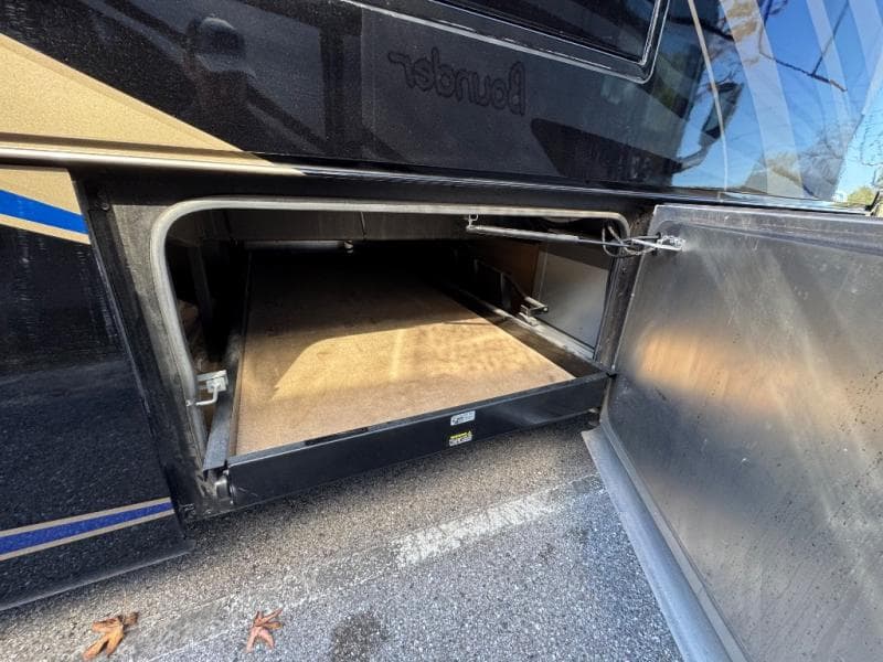 2018 Tiffin Motorhomes 2018 Tiffin Motorhomes Allegro Bus - thumbnail 6