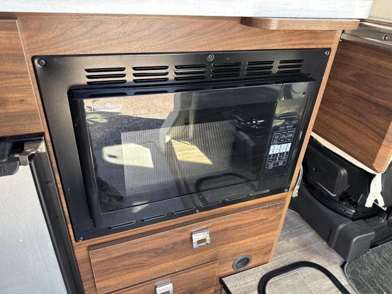 2024 Winnebago 2024 Winnebago Travato - thumbnail 18