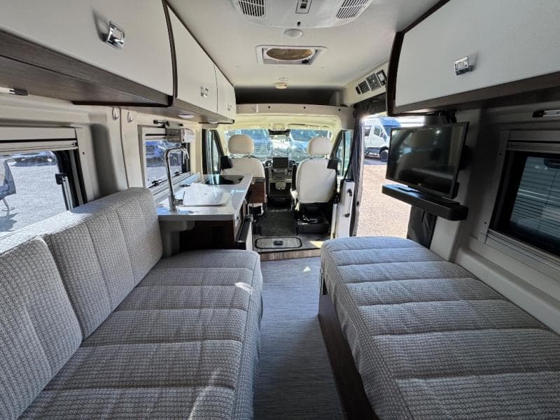 2024 Winnebago 2024 Winnebago Travato - thumbnail 10