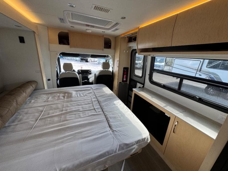 2022 Leisure Travel Vans 2022 Leisure Travel Vans Unity - thumbnail 10