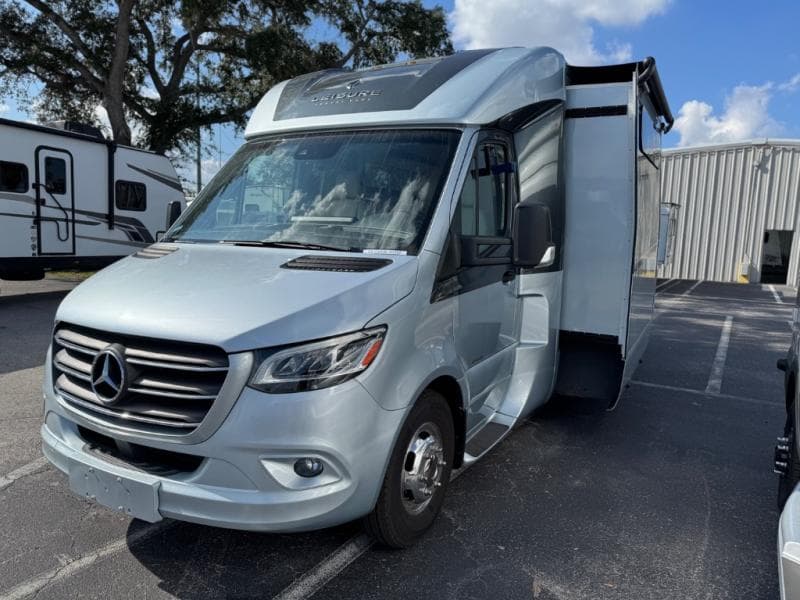 2022 Leisure Travel Vans 2022 Leisure Travel Vans Unity - thumbnail 2