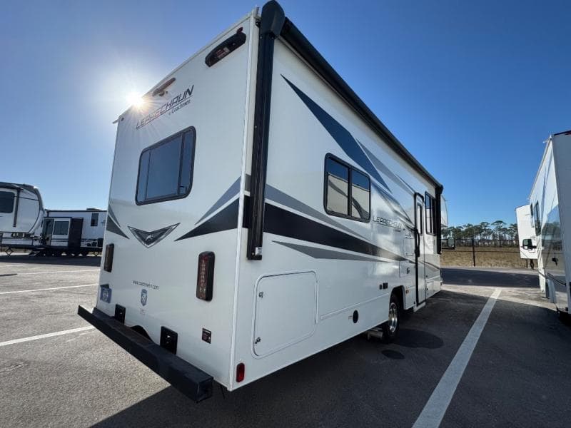 2024 Coachmen 2024 Coachmen Leprechaun - thumbnail 5