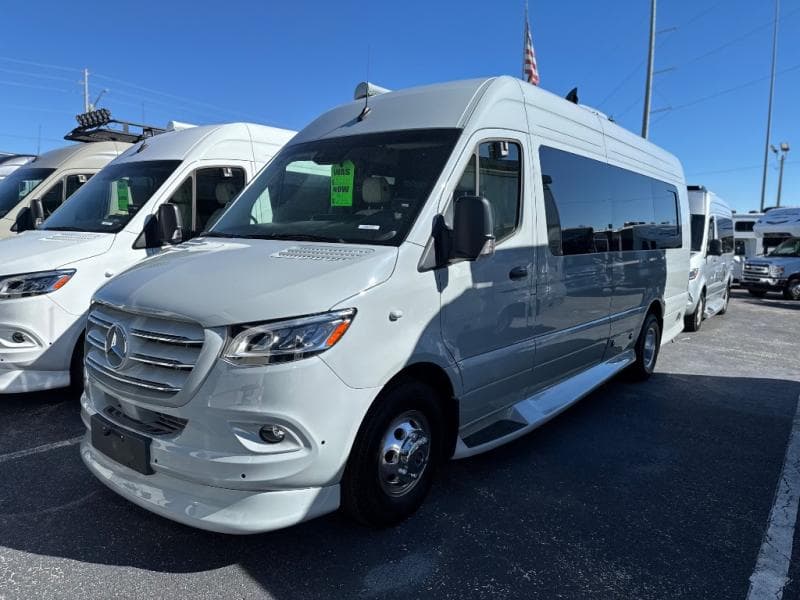 2026 Midwest Automotive Designs 2026 Midwest Automotive Designs Patriot - thumbnail 2